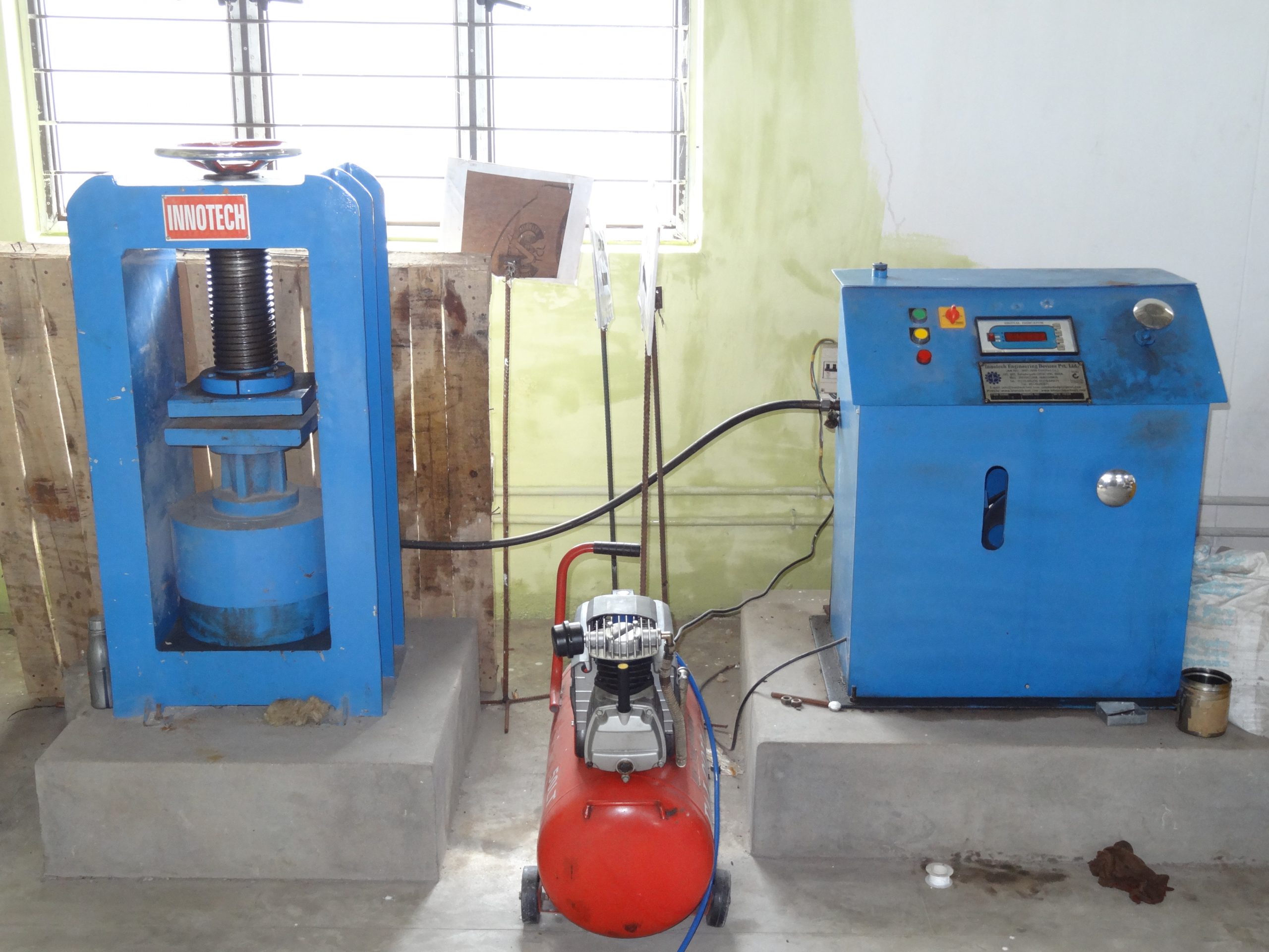 compression testing machine